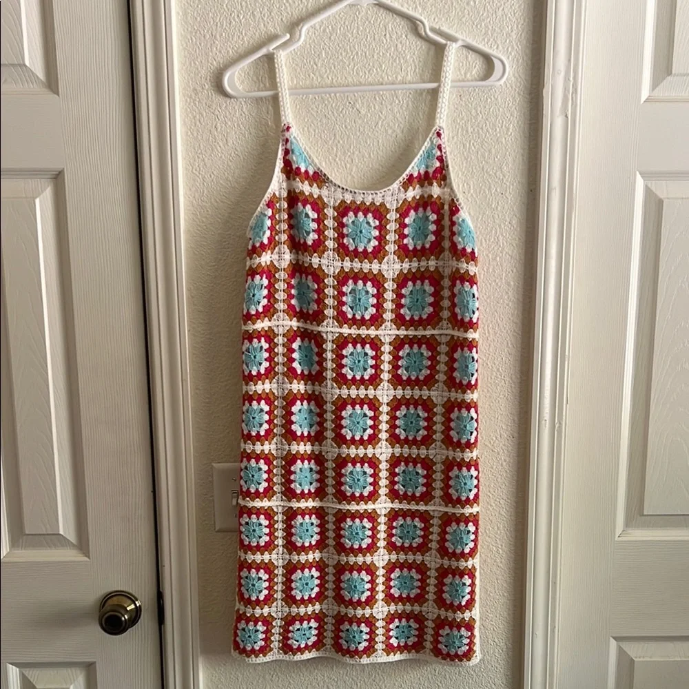 LAST CHANCE Red and White Scoop Neck Sheath Mini Dress - Picture 2 of 5
